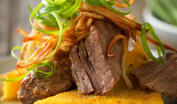 Slow-Cooked Red Wine Braised Beef Short Ribs with Herbed Polenta Toast